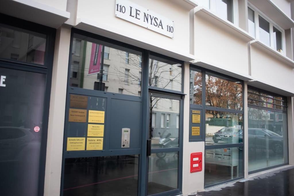 T2 Cosy & Moderne Avec Parking Prive Gratuit A Villeurbanne Ngoại thất bức ảnh